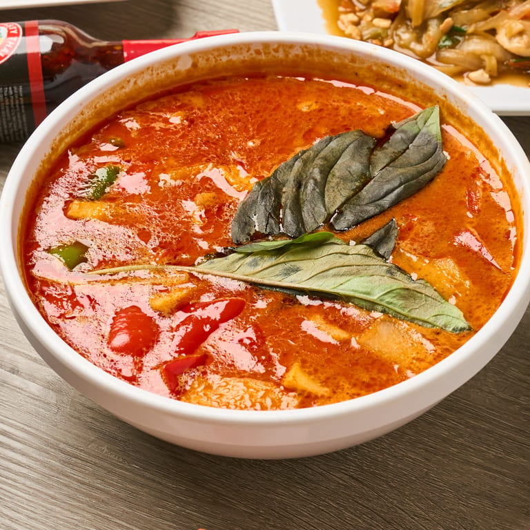 Spicy Red Curry Delights: Thai Noodle and Soup Specials