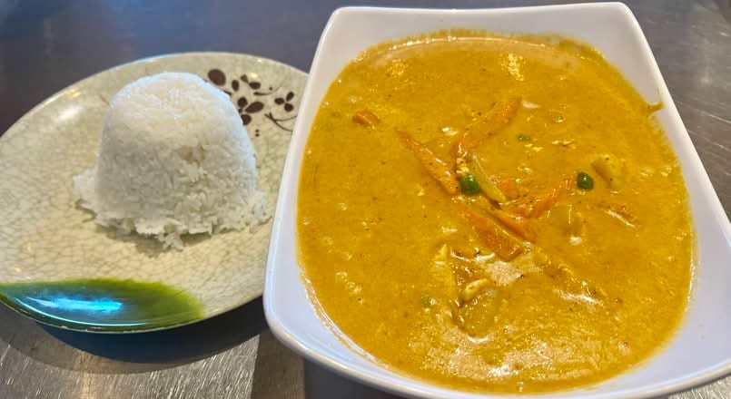 DS Yellow Curry Seafood.